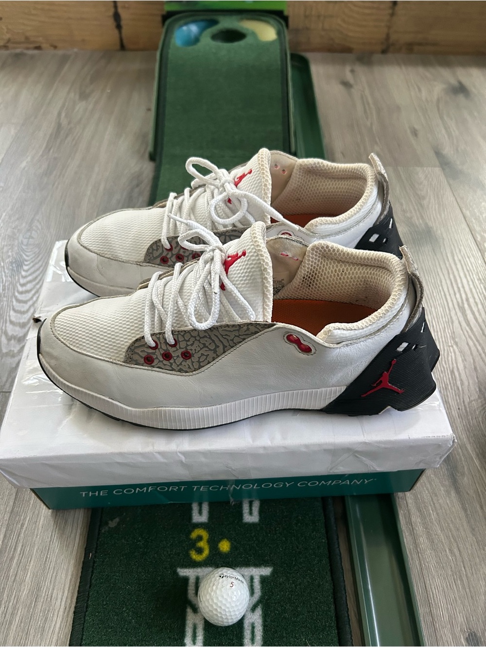 NIKE AIR JORDAN ADG 2
GOLF CT7812 100
